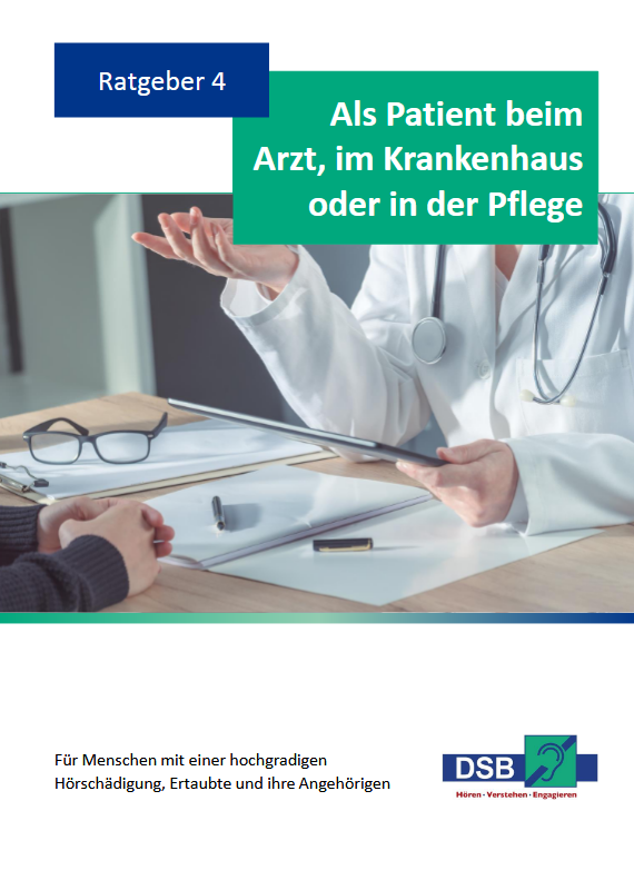 eine Ärztin im Gespräch mit einem Patienten