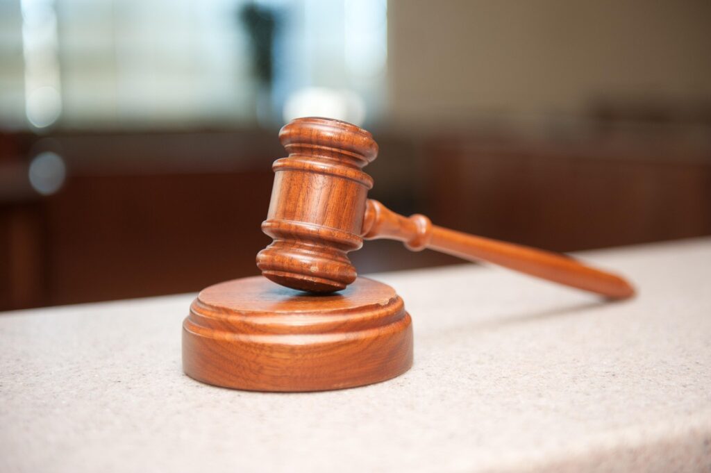 brauner Richterhammer oder auch Gavel genannt